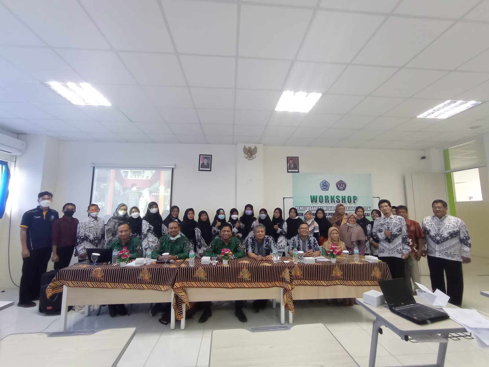 Dosen Pendidikan IPA FKIP UPS Lakukan Workshop Pengembangan Media Pembelajaran Digital pada Guru SMP Kota Tegal